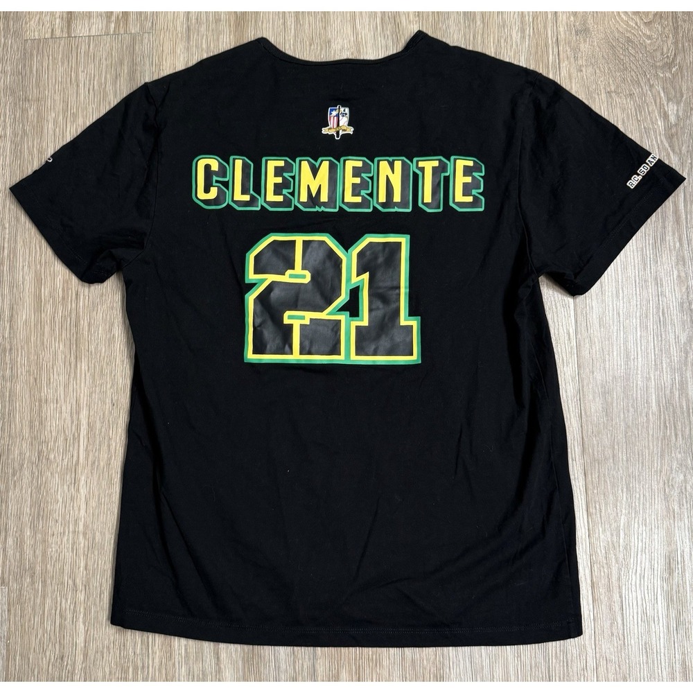 Roberto Clemente 3,000 Hits 50th Anniversary T-Shirt Adult S Soft Stretch NWOT